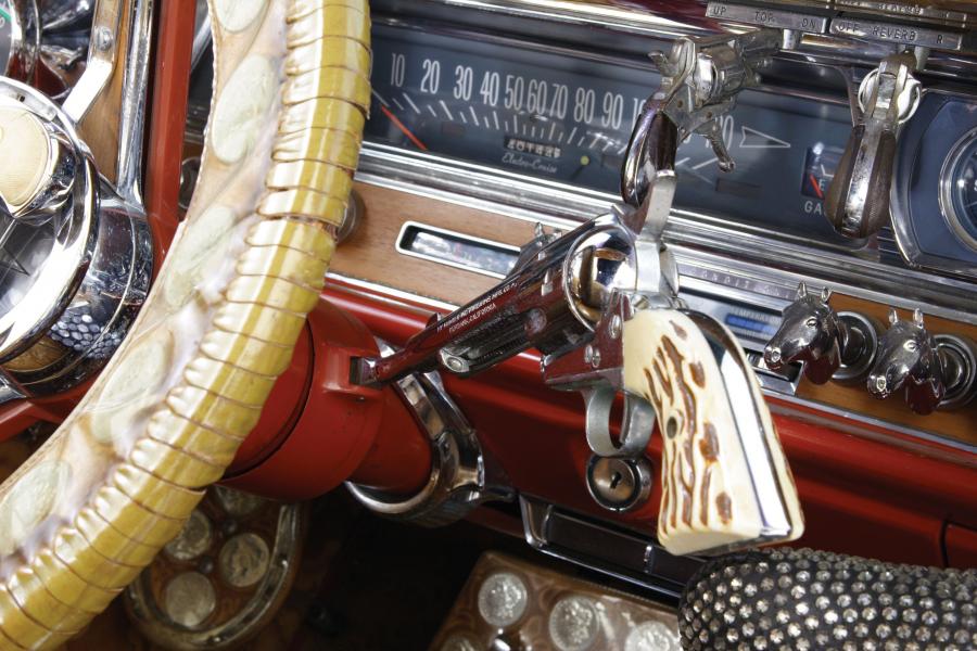 Панель приборов Pontiac Bonneville Hank Williams Jr Custom Convertible 1964 года  (фото 8 из 24)